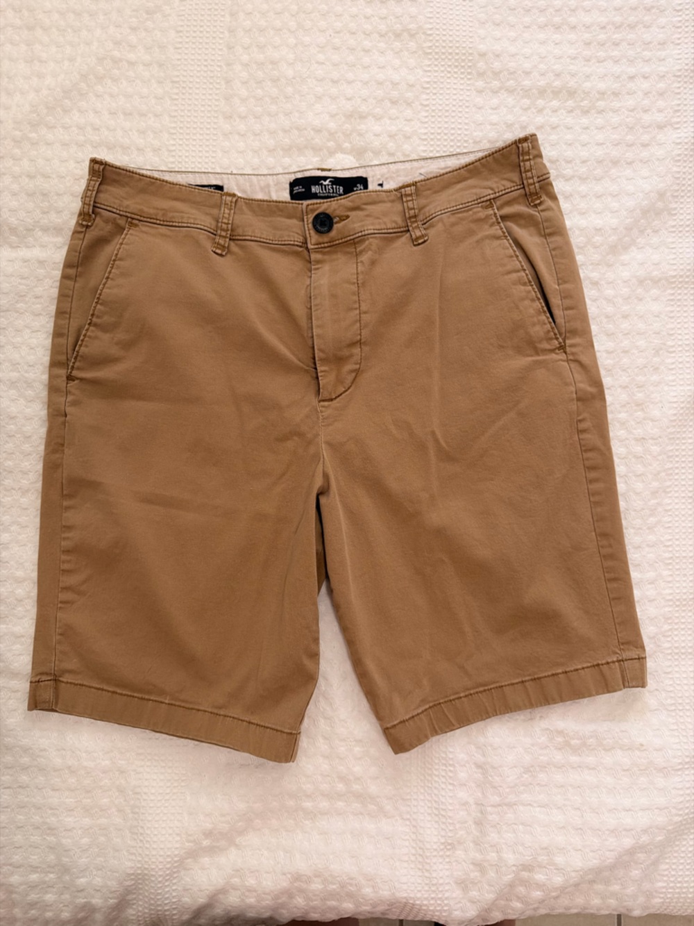 Hollister Men's Chino-Style Shorts in Light Tan